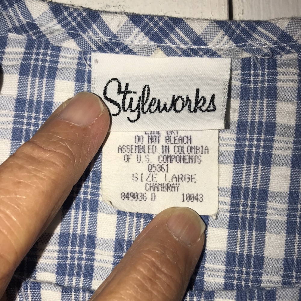 Women’s Seersucker Plaid Jumper - Picture 5 of 5